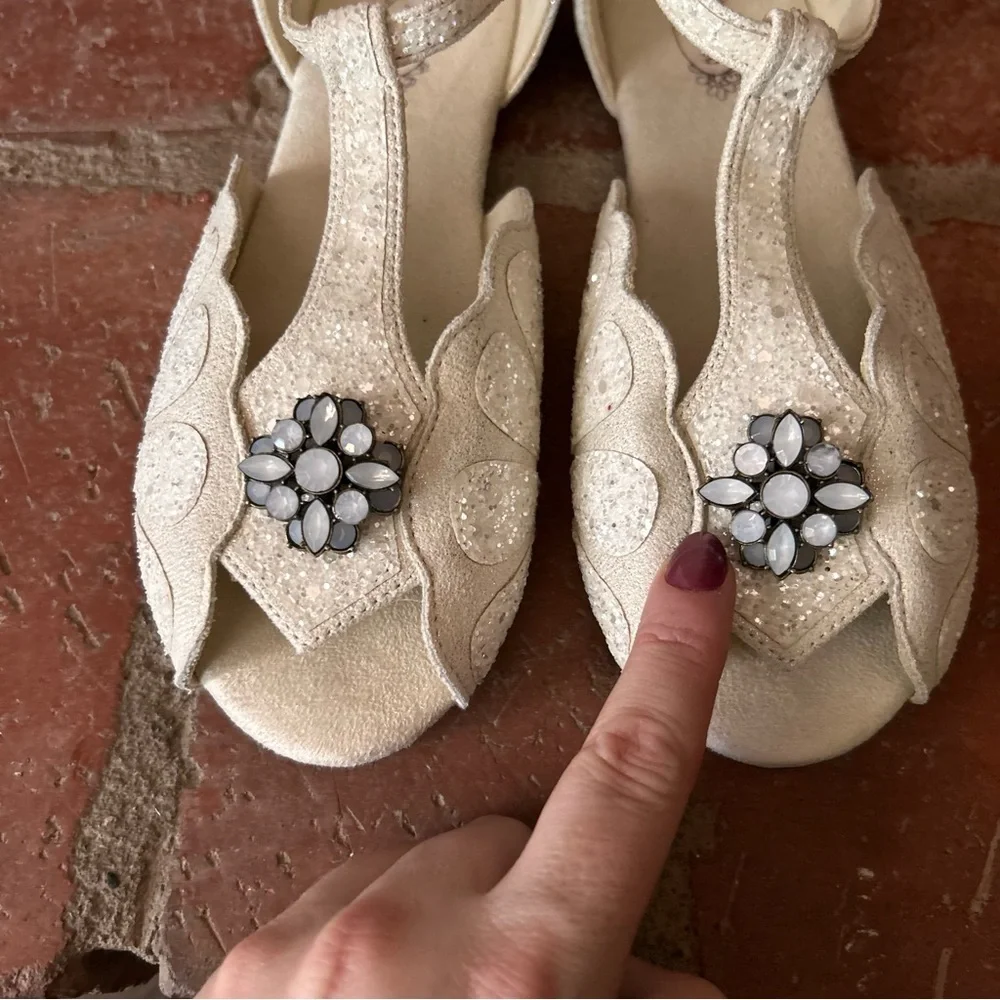 Joyfolie Mari Studded Flats in Silver Sz 5 Years Girls Youth